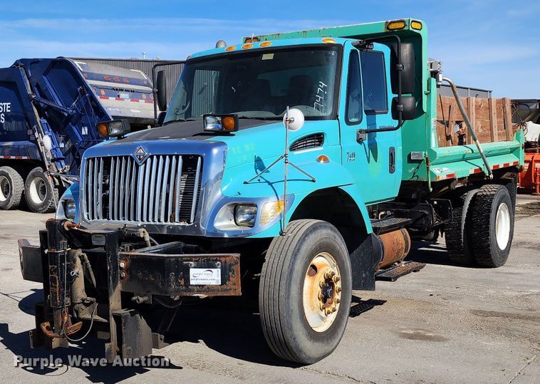 image for item DC6192 2007 International 7400  dump truck