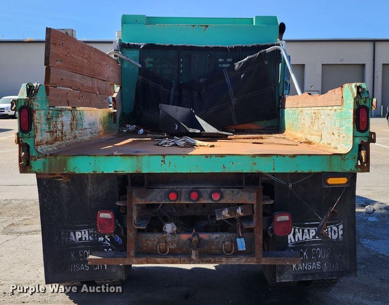 image for item DC6192 2007 International 7400  dump truck