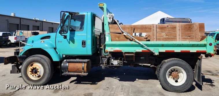 image for item DC6192 2007 International 7400  dump truck