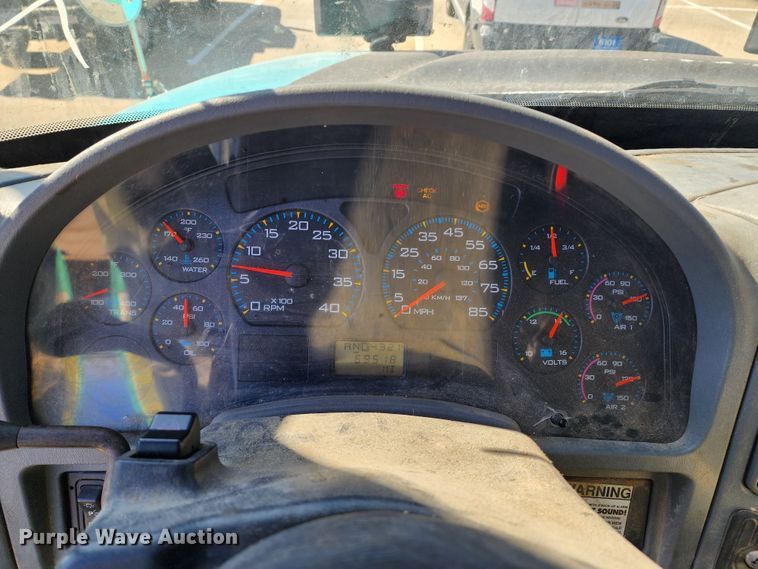 image for item DC6192 2007 International 7400  dump truck