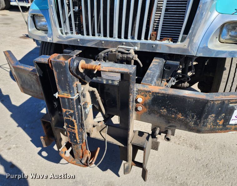 image for item DC6192 2007 International 7400  dump truck