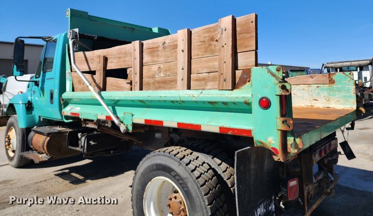 image for item DC6192 2007 International 7400  dump truck