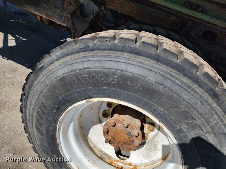 image for item DC6192 2007 International 7400  dump truck