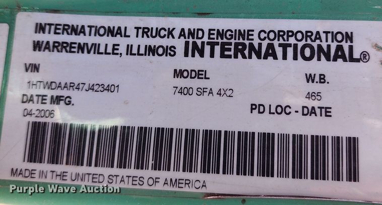 image for item DC6192 2007 International 7400  dump truck