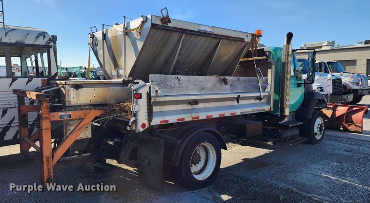 image for item DC6194 2007 International 7300  dump truck