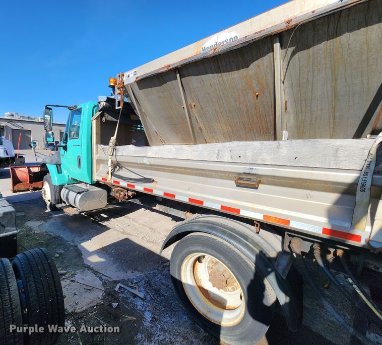 image for item DC6194 2007 International 7300  dump truck