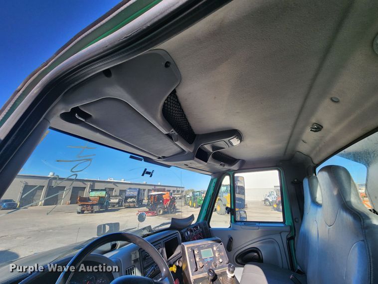 image for item DC6194 2007 International 7300  dump truck