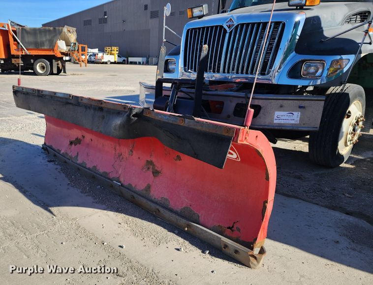 image for item DC6194 2007 International 7300  dump truck