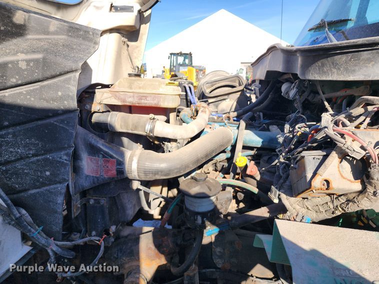 image for item DC6194 2007 International 7300  dump truck