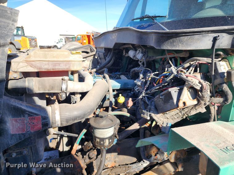 image for item DC6194 2007 International 7300  dump truck