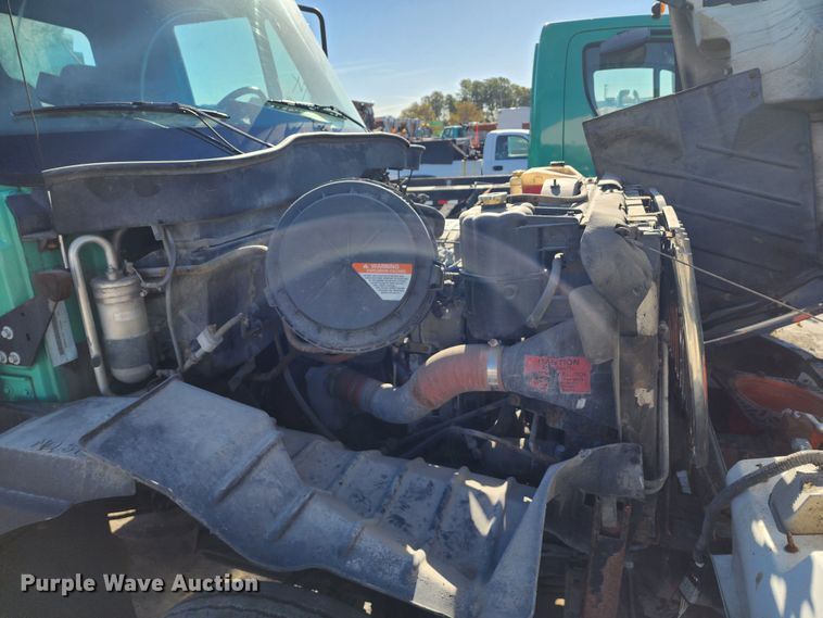 image for item DC6194 2007 International 7300  dump truck