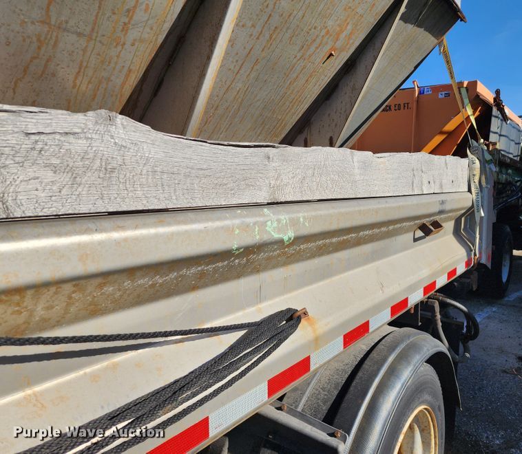 image for item DC6194 2007 International 7300  dump truck