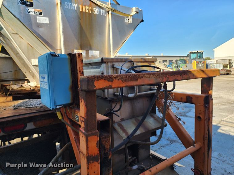 image for item DC6194 2007 International 7300  dump truck