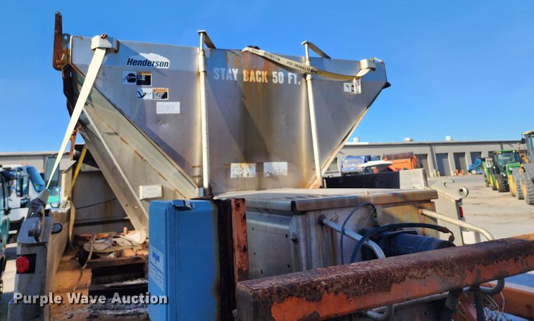 image for item DC6194 2007 International 7300  dump truck