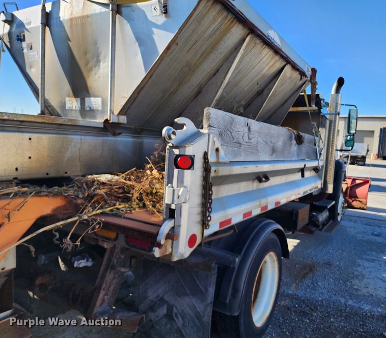 image for item DC6194 2007 International 7300  dump truck