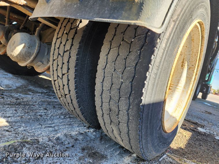 image for item DC6194 2007 International 7300  dump truck