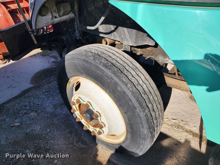 image for item DC6194 2007 International 7300  dump truck