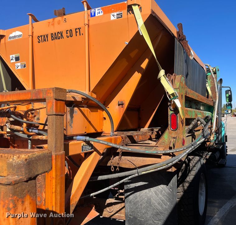 image for item DC6195 2007 International 7400  dump truck