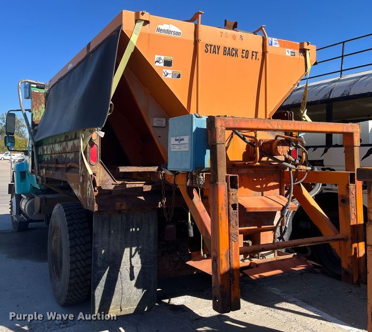 image for item DC6195 2007 International 7400  dump truck