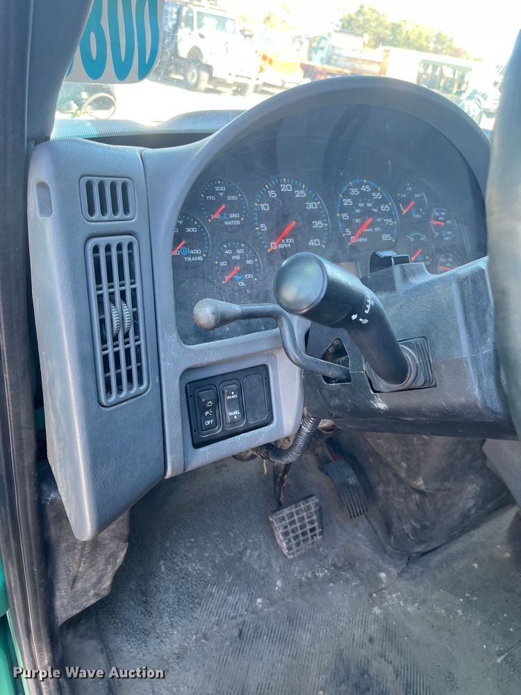 image for item DC6195 2007 International 7400  dump truck