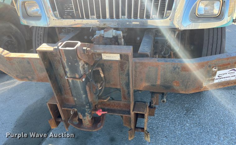 image for item DC6195 2007 International 7400  dump truck