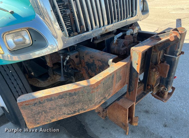 image for item DC6195 2007 International 7400  dump truck