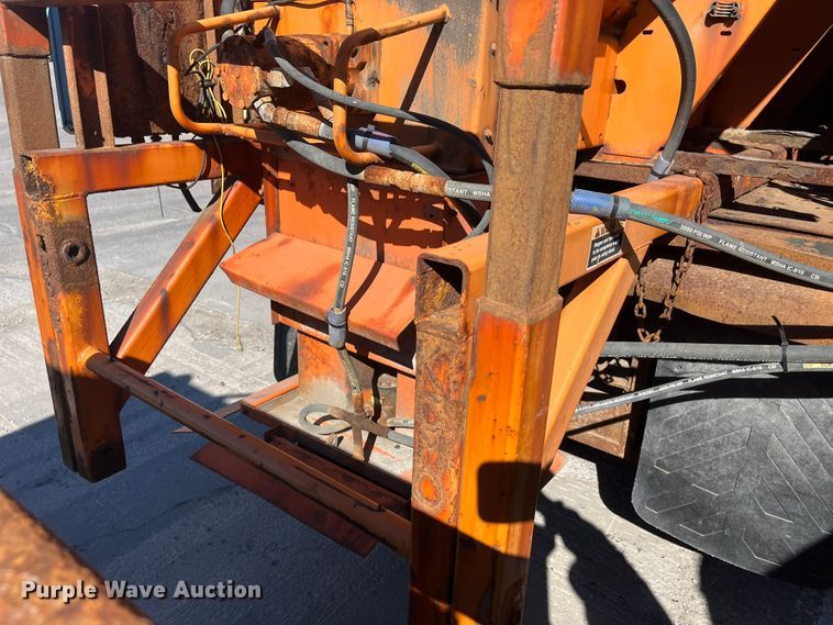 image for item DC6195 2007 International 7400  dump truck