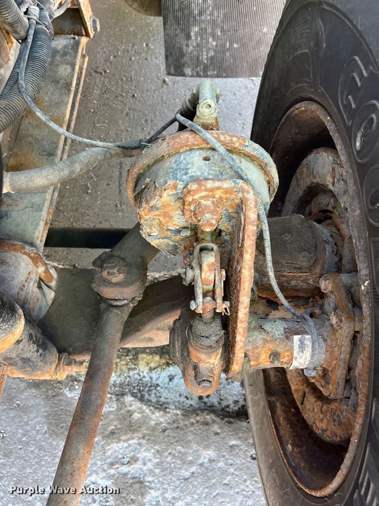 image for item DC6195 2007 International 7400  dump truck