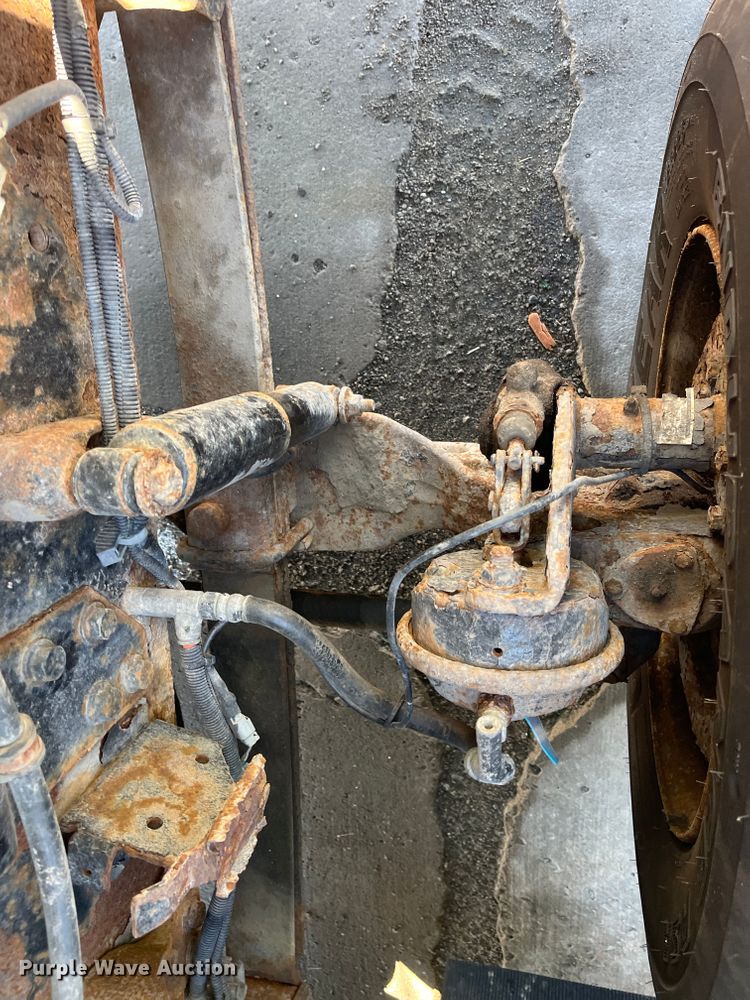 image for item DC6195 2007 International 7400  dump truck