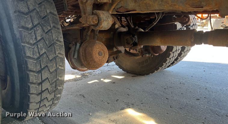 image for item DC6195 2007 International 7400  dump truck