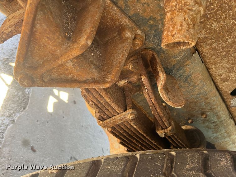 image for item DC6195 2007 International 7400  dump truck