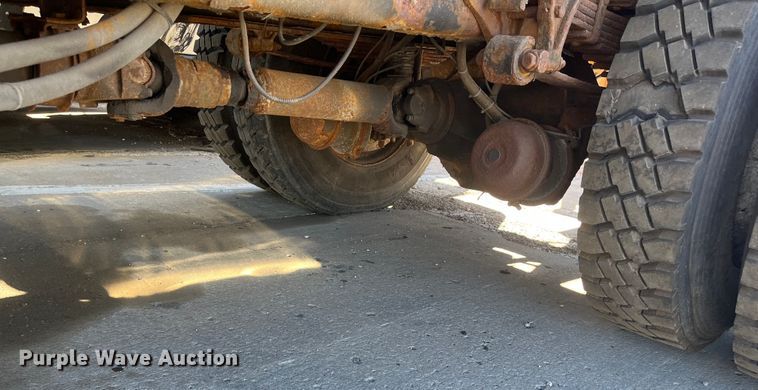 image for item DC6195 2007 International 7400  dump truck