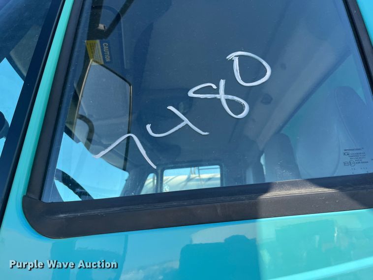 image for item DC6195 2007 International 7400  dump truck