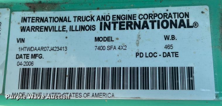 image for item DC6195 2007 International 7400  dump truck