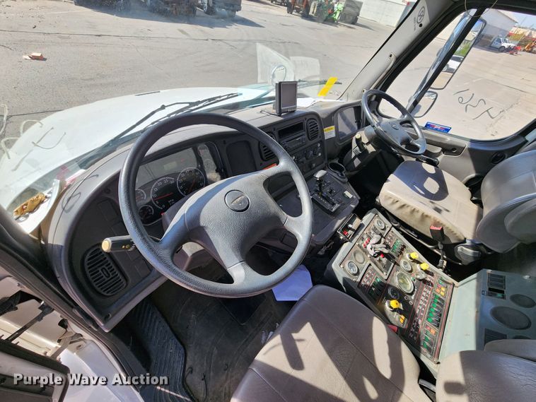 image for item DC6196 2014 Freightliner M2 106  street sweeper truck