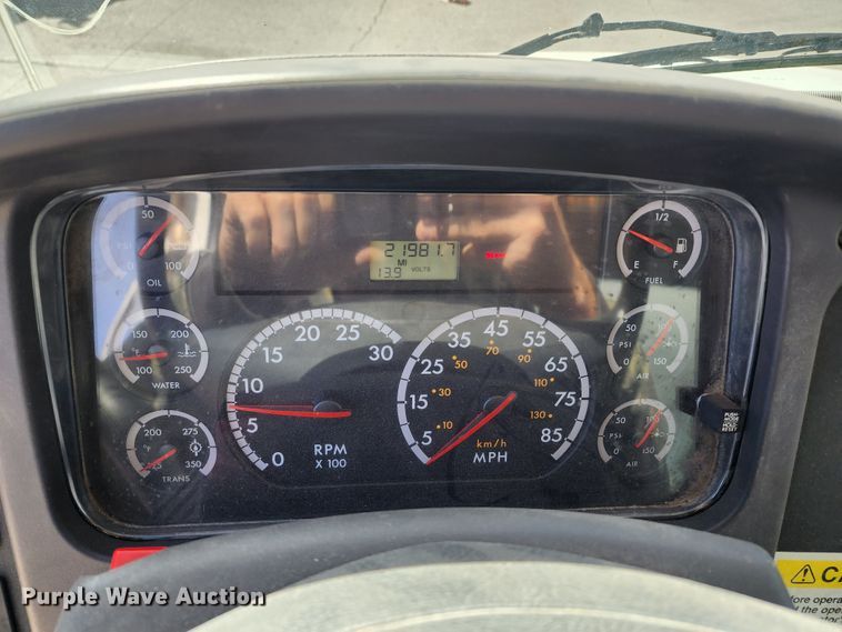 image for item DC6196 2014 Freightliner M2 106  street sweeper truck