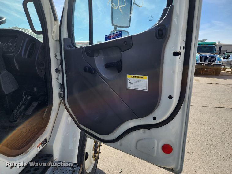 image for item DC6196 2014 Freightliner M2 106  street sweeper truck