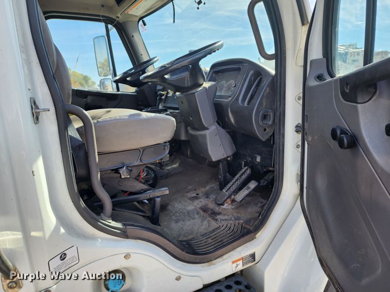 image for item DC6196 2014 Freightliner M2 106  street sweeper truck