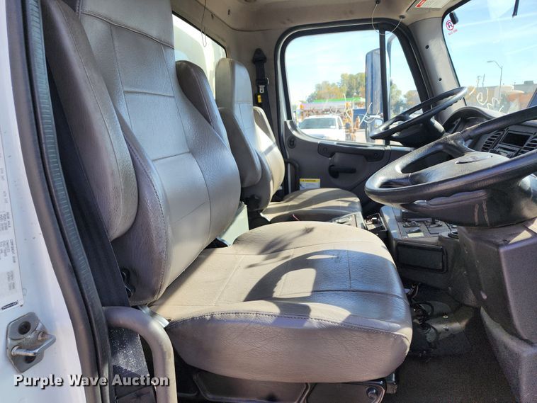 image for item DC6196 2014 Freightliner M2 106  street sweeper truck