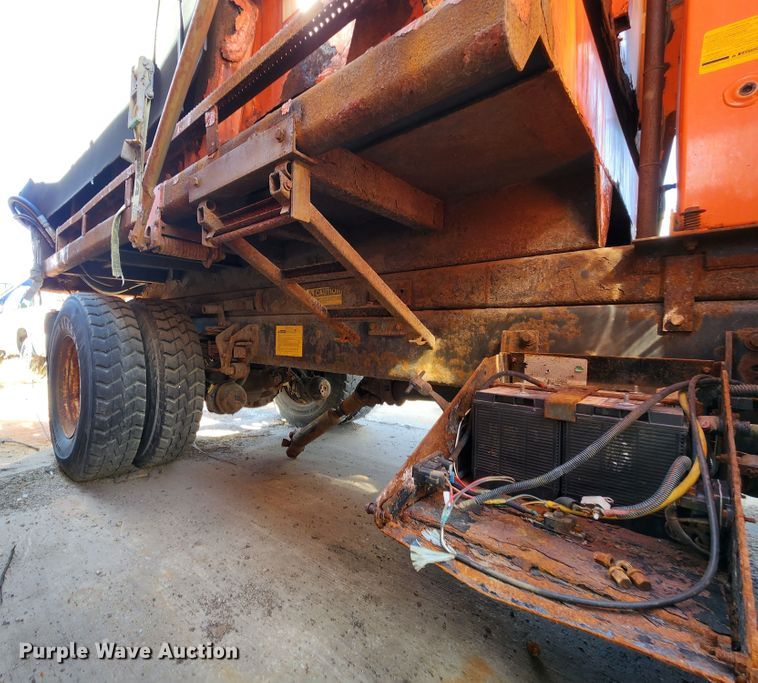 image for item DC6197 2009 International 7400  dump truck