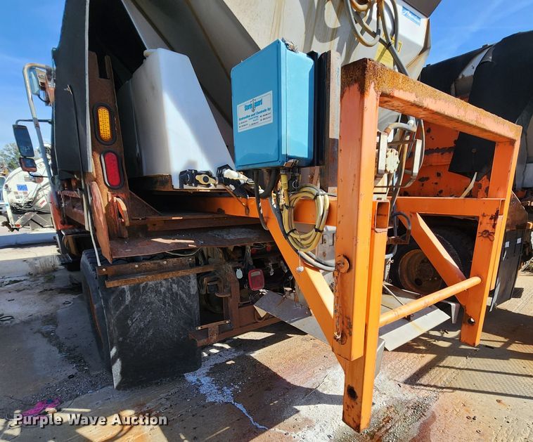 image for item DC6197 2009 International 7400  dump truck