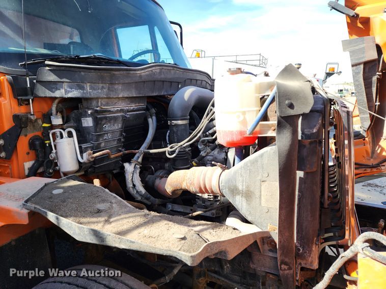 image for item DC6197 2009 International 7400  dump truck