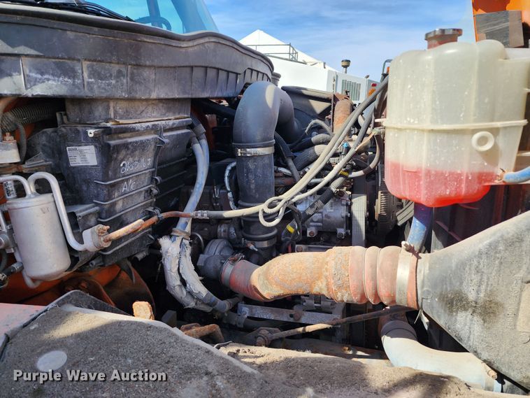 image for item DC6197 2009 International 7400  dump truck