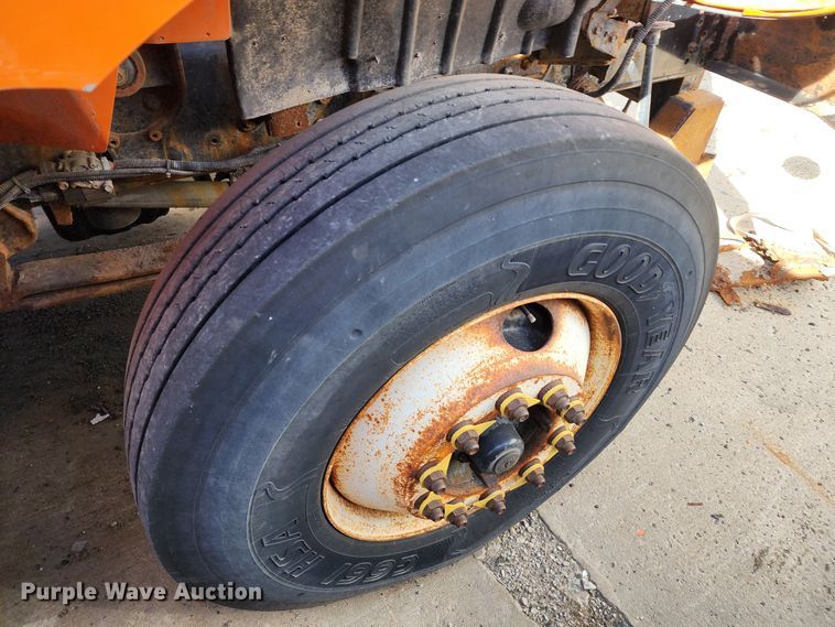 image for item DC6197 2009 International 7400  dump truck