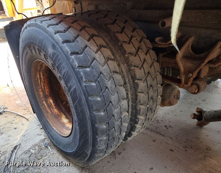 image for item DC6197 2009 International 7400  dump truck