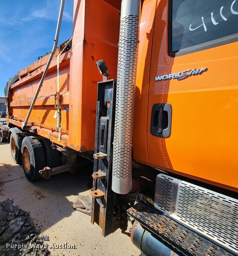 image for item DC6198 2012 International 7500  dump truck