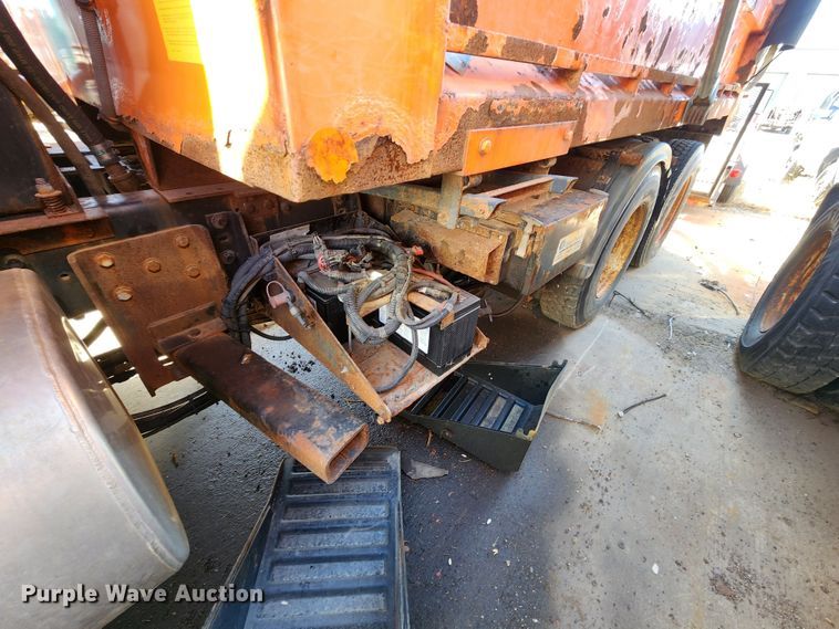 image for item DC6198 2012 International 7500  dump truck