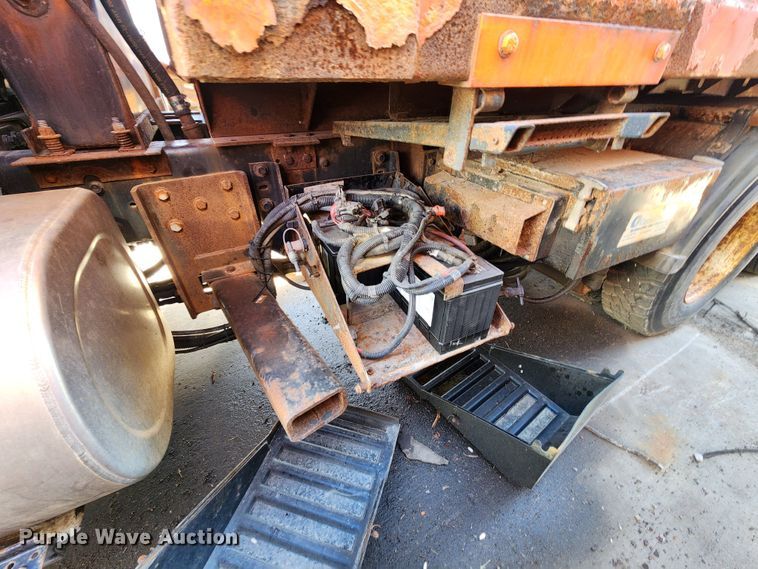 image for item DC6198 2012 International 7500  dump truck