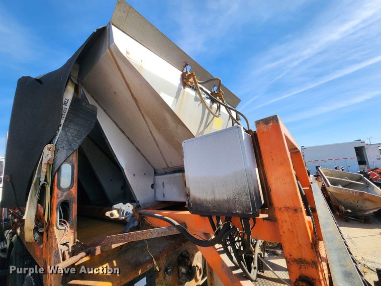 image for item DC6198 2012 International 7500  dump truck