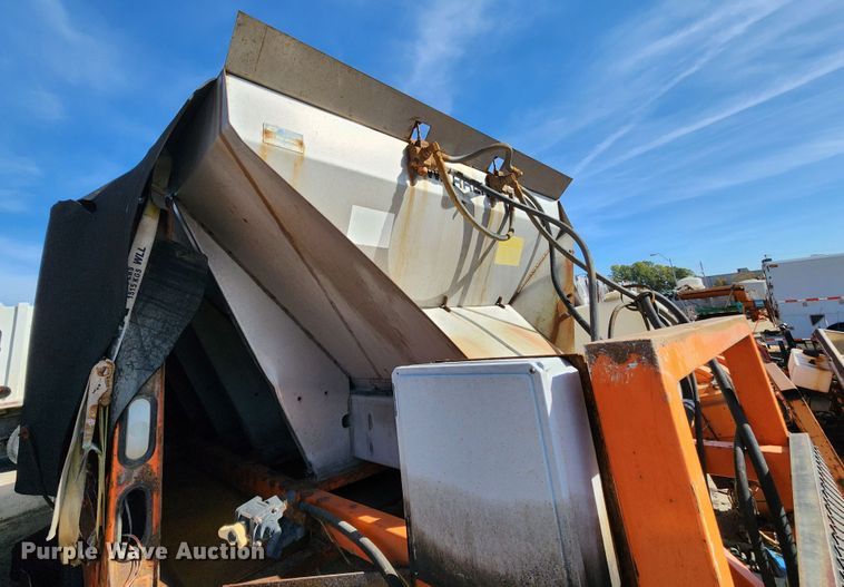 image for item DC6198 2012 International 7500  dump truck